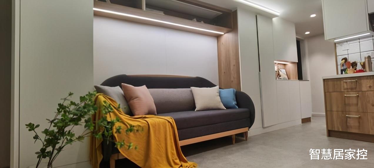 |签约演员也为住房难，一家三口蜗居25㎡房，改造后成复式别墅！