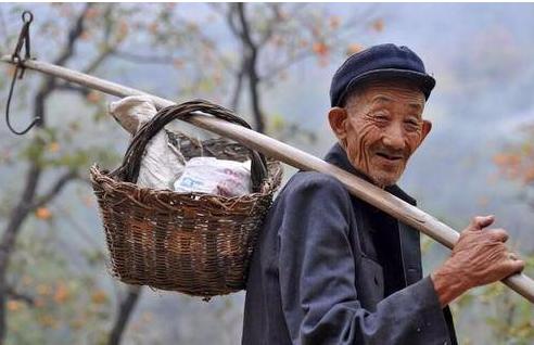 |俗语：“人过五十，穷不管2事，富不管2人”！聪明的人会这么做