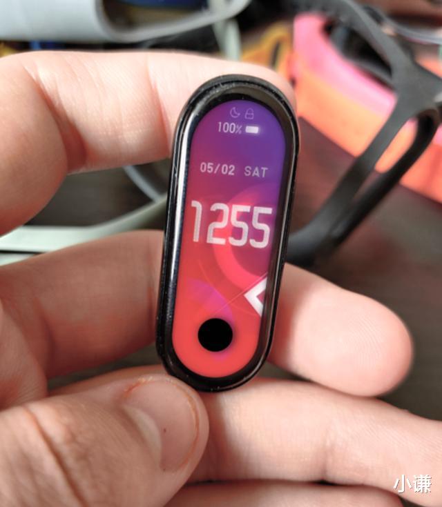 『小米科技』小米手环5真机照片曝光,延续设计,屏幕增大