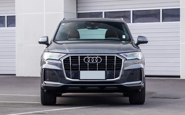 奥迪Q7@奥迪这次改款没诚意,加速5.9秒比Q8更快,网友留言:坐等降价