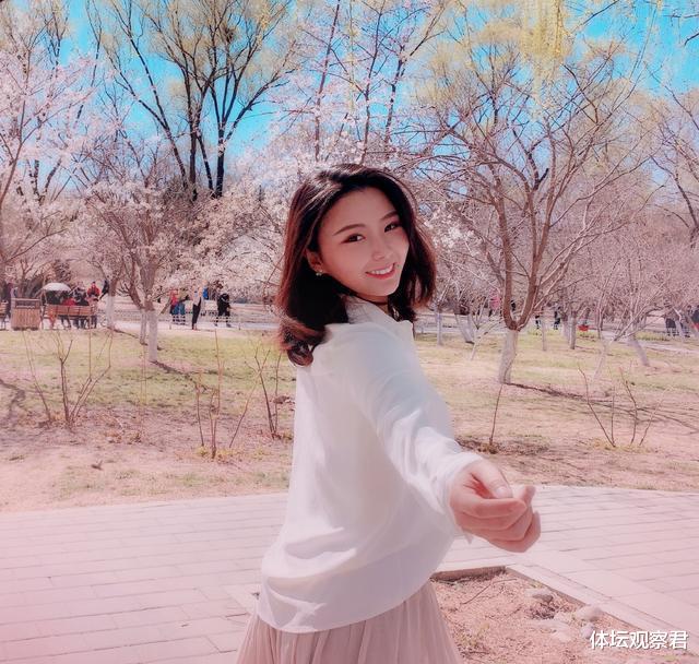 何可欣|28岁体操冠军何可欣，退役后二次发育成女神，至今仍单身
