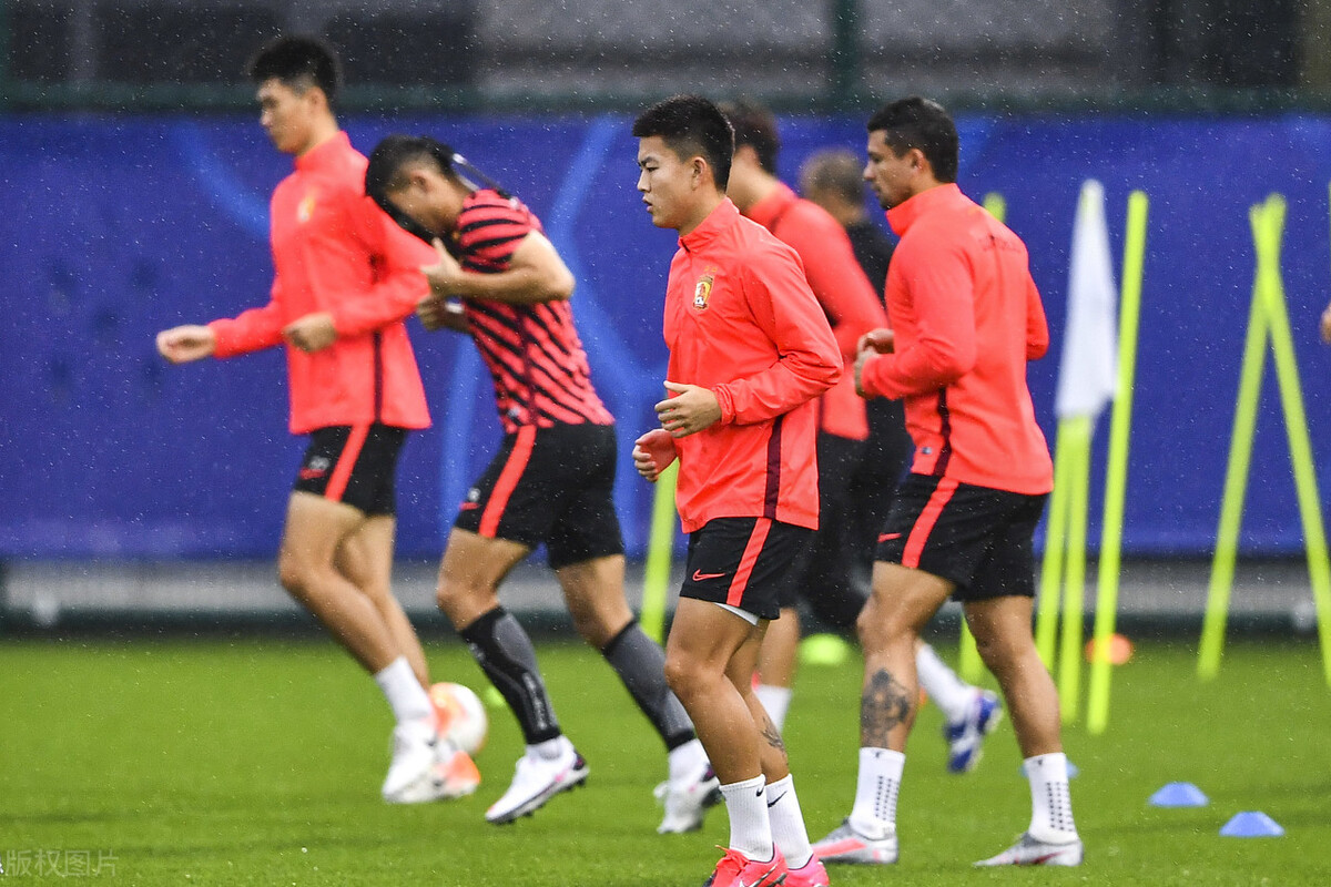 广州恒大|恒大战申花阵容出炉：塔利斯卡、郑智领衔，后防线将迎新面孔