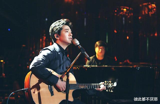 李健|《中国好声音》多年没人敢提的名字，被李健无意说起，导师全体沉默