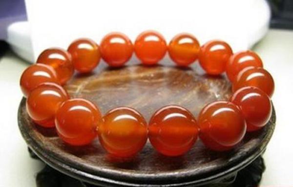 [文玩]千万别戴这几种文玩手串出门，会被笑掉大牙的！