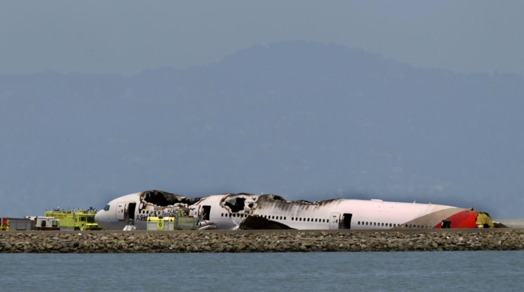 飛行員報復上司關閉發動機，飛機墜入大西洋，217位乘客“陪葬”-圖3