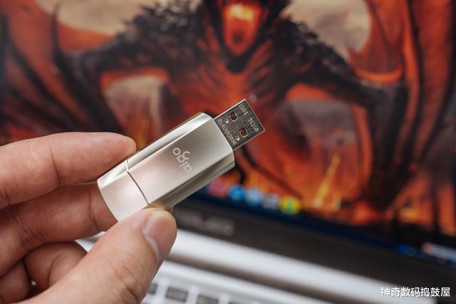Windows|出行，带上随身Windows系统：aigo固态U盘 U395