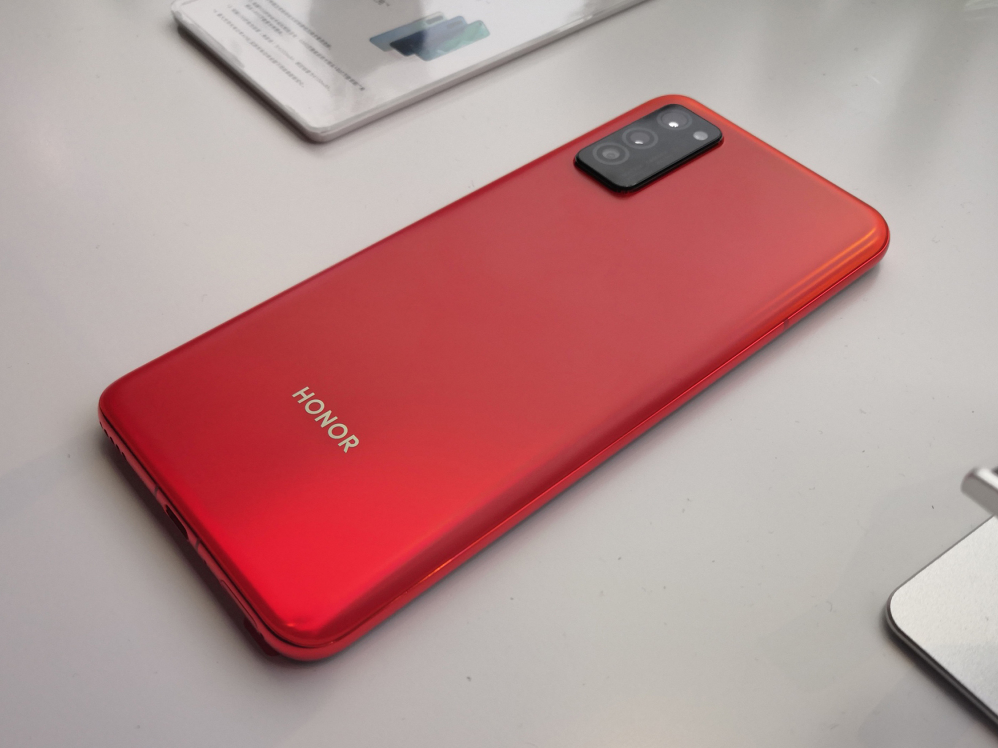 麒麟990|从3299降至2010，最能跳水的华为麒麟990 5G手机，如今也是很值