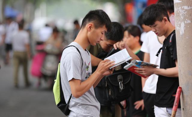 考试|为什么这3种学生，不让参加高考，其中两类都是自找的