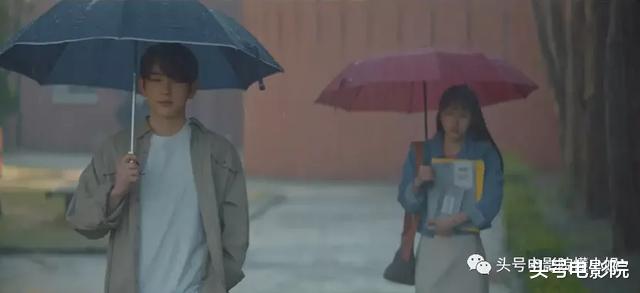 成龙▲9分嫌低？开播第一集，五星刷屏！扒了中年人辛苦伪装的体面