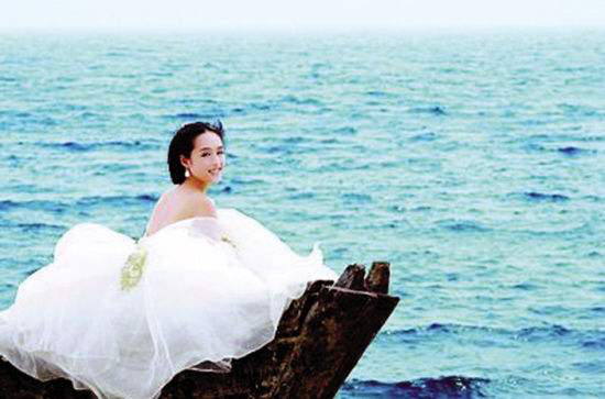 春晚@她17岁登上春晚，21岁却选择裸婚嫁给小演员，如今丈夫终成影帝