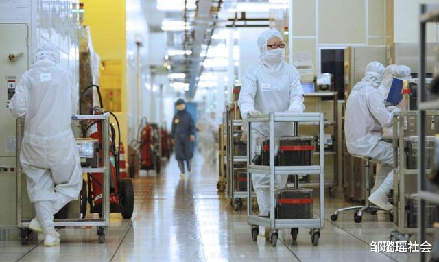 光刻机|恨铁不成钢！进口光刻机沦落到抵押，千亿项目这就要黄了？