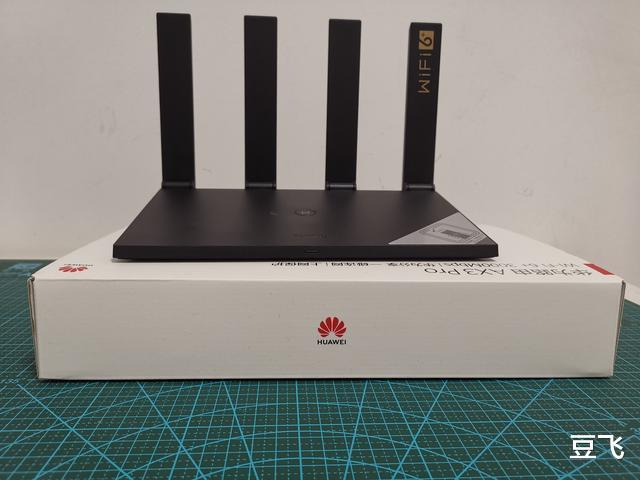 #华为#一场不公平较量，华为AX3Pro路由器评测，穿墙比赛小米路由器蔫了