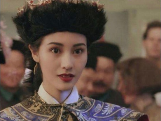 李嘉欣|90年代香港四大美女，李嘉欣仅屈居第2，第1位至今无人超越