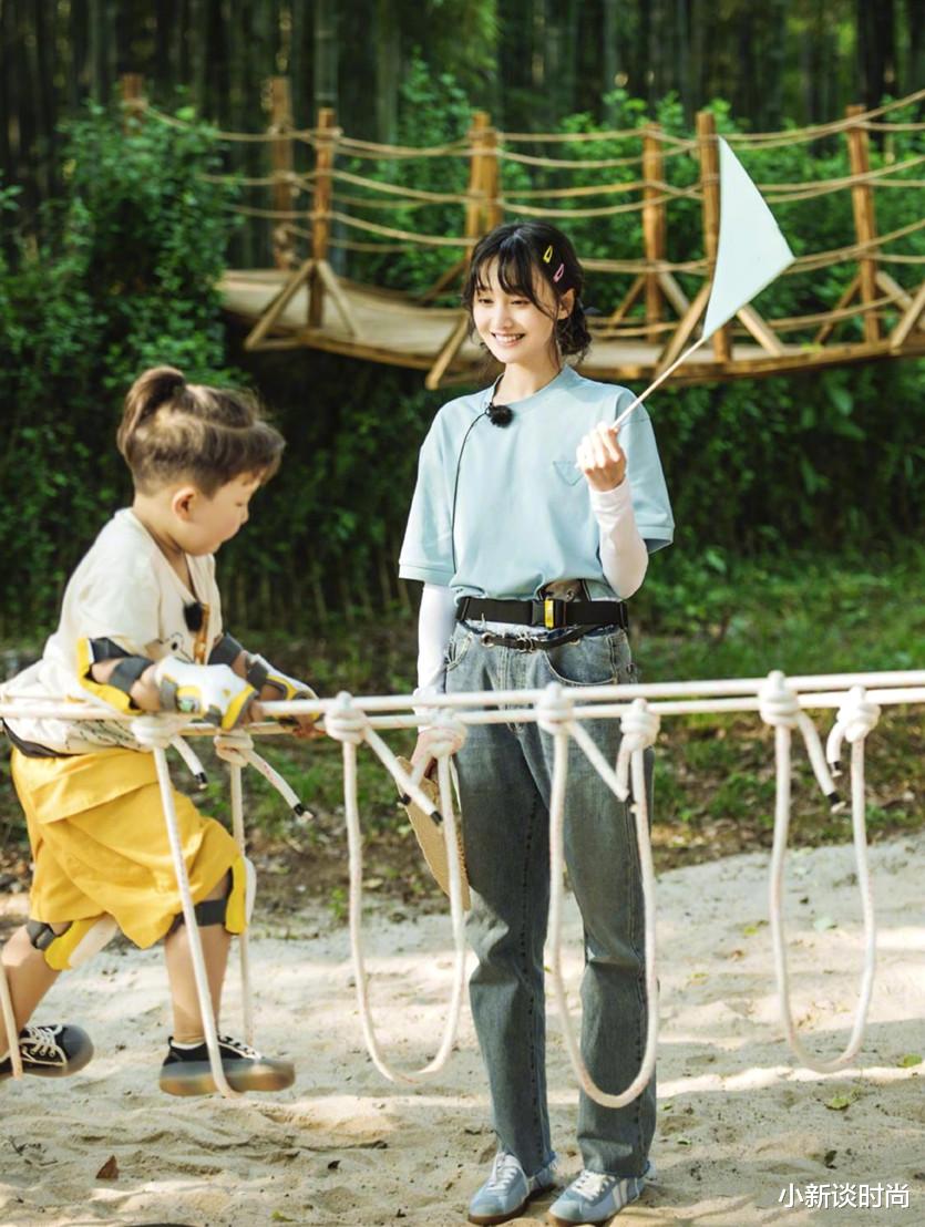 郑爽：郑爽录制节目造型也太甜了！小清新打扮配马尾辫，画面好美