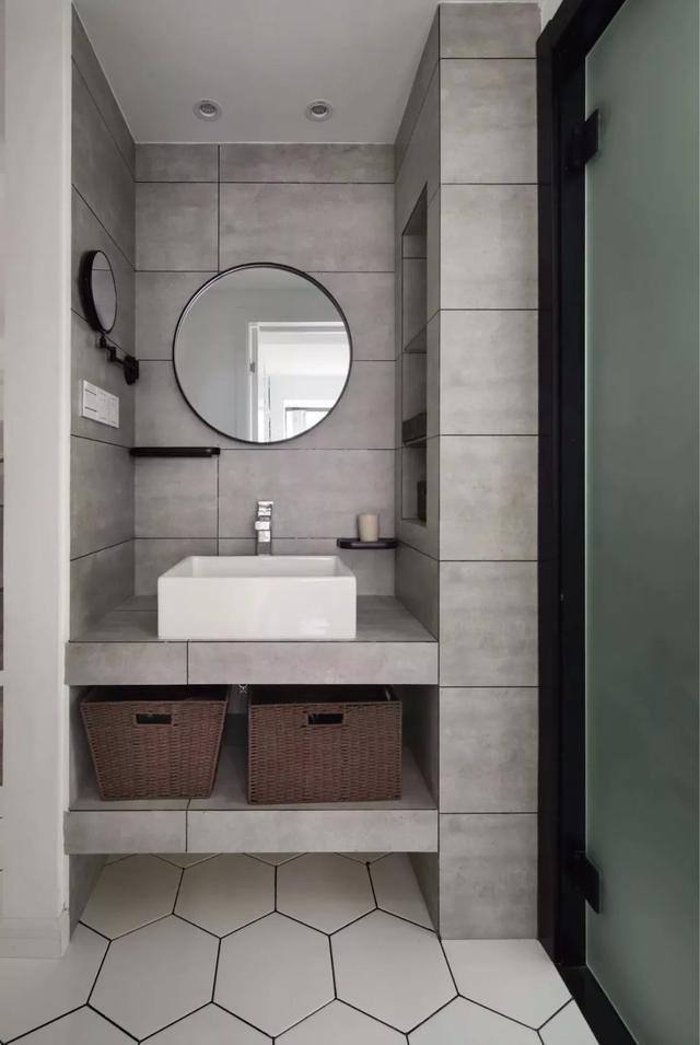 ##浴室柜移到卫生间外面，究竟是鸡肋还是真好用？真相在这