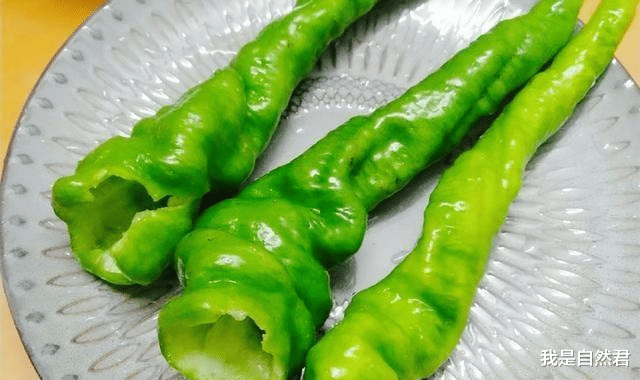 @辣椒炒肉的正确做法,肉先别着急下锅,掌握这3点,辣椒都是香的