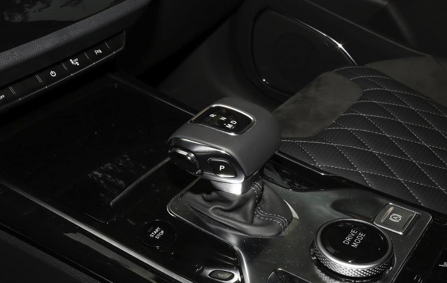 『动力』红旗HS52.0T智联旗享四驱版真的好吗？全下来需要多少钱？