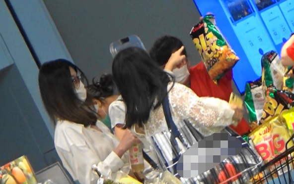 陈慧琳|47岁天后陈慧琳罕露面,为富豪晚宴卖力献唱无人理,场面显尴尬