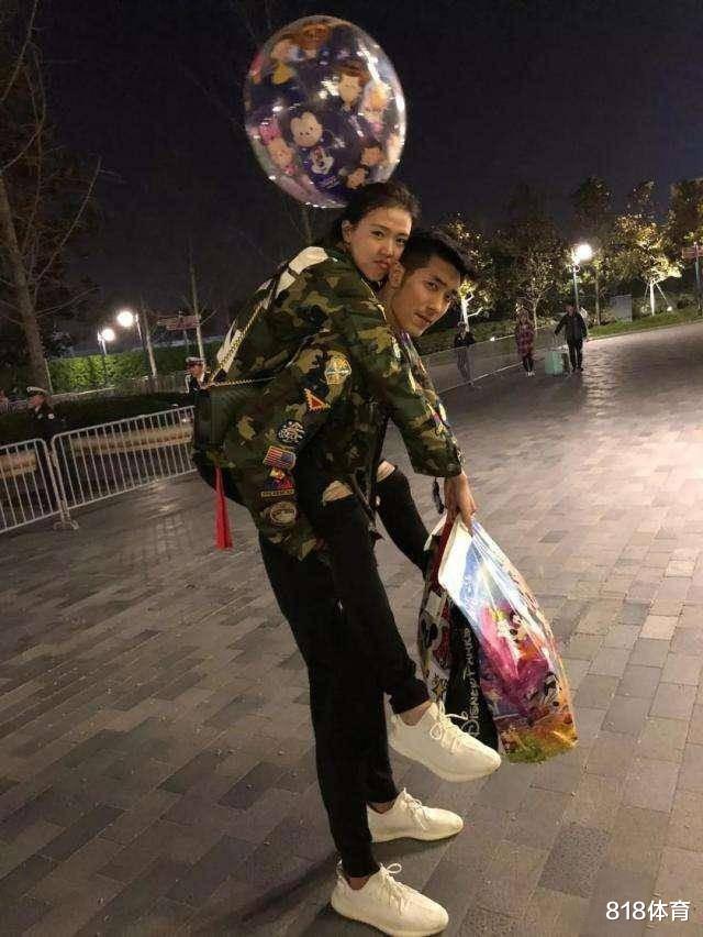 fpx战队|女排放假张常宁打卡下班! 老公吴冠希留言, 网友调侃: 老吴打卡上班