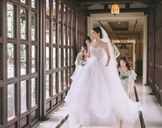 沈涛：王牌家族传喜讯，又一常驻嘉宾官宣撒糖，女方首次公开露面！