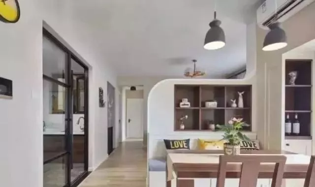 小户型遇上“细”设计,88㎡装出三室两厅的效果,衣帽间阳台真棒