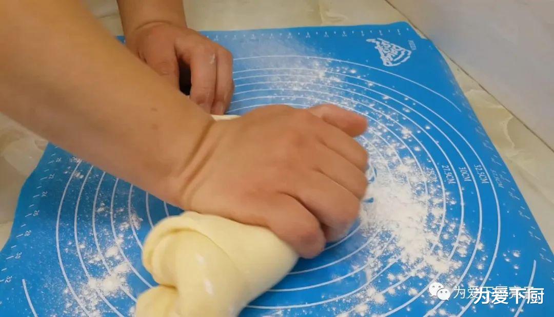 「面粉」面粉又出新吃法，揉一揉锅里一扔，松软又香甜，比麻团面包都好吃