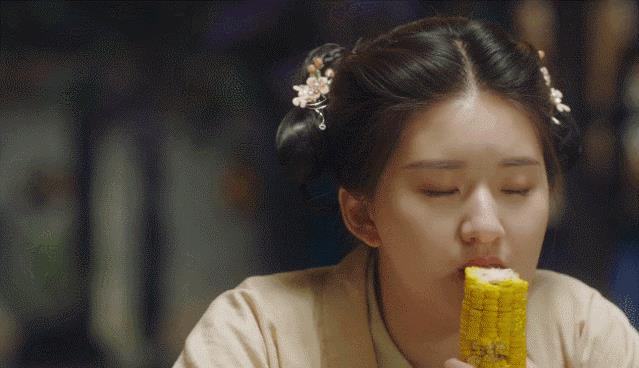 赵露思▲《陈芊芊》大火，却暴露出赵露思最大短板，其实于正早就暗示过她