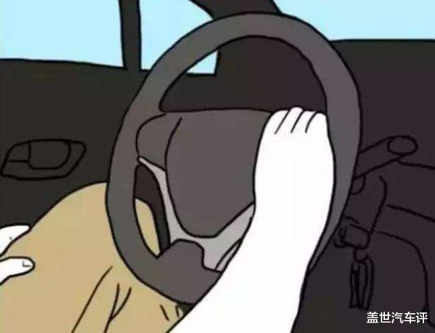 『』握方向盘姿势暴露性格，车主看了都说准，你的内心世界是什么？