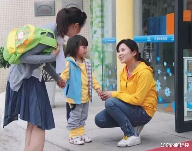 『幼儿园』学费太贵，孩子不上幼儿园直接上小学可行吗？3点弊端家长要知道