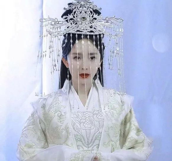 三生三世十里桃花■《三生三世白暮泪》的拍摄也将拉开序幕,演员阵容非常让人期待