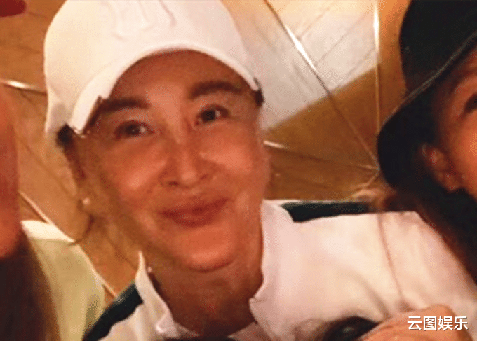 「马景涛」56岁“邀月宫主”大变脸!曾是马景涛最爱,今被嘲像瘪嘴老太太