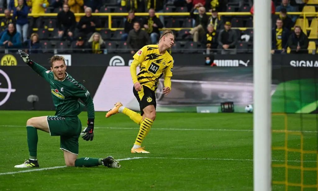 哈兰德|4-0！哈兰德拒绝戴帽轰2球+助攻踢疯了，17岁妖星助攻帽子戏法