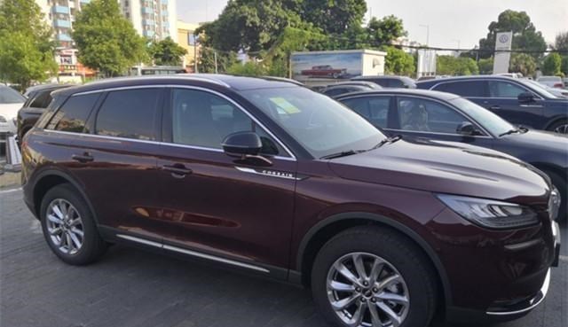 宝马5系|豪车中的“实力王”,只喝92号油,高速220码不飘,噪音接近零