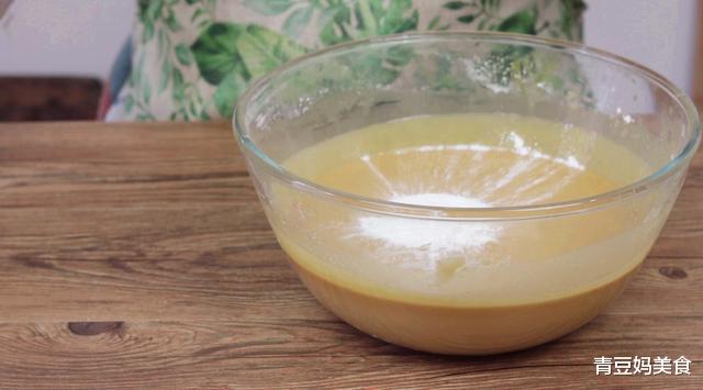 「」想吃马拉糕不用出去买了，自己在家做，蓬松不塌陷，香味浓郁