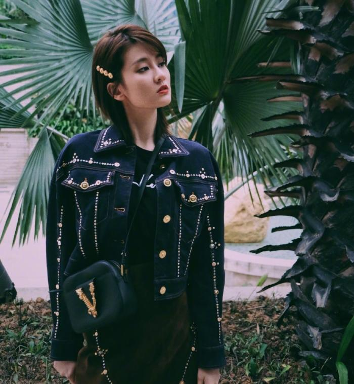 娱乐圈@又一女演员暴瘦成“纸片人”，娱乐圈真把减肥当饭吃啊！