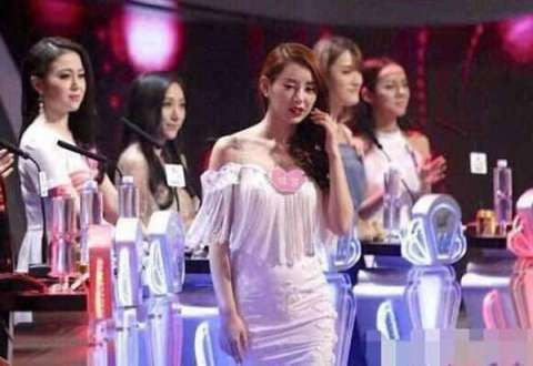 【非诚勿扰】《非诚勿扰》被爆黑料，里面全部都是托，网友：我不相信。