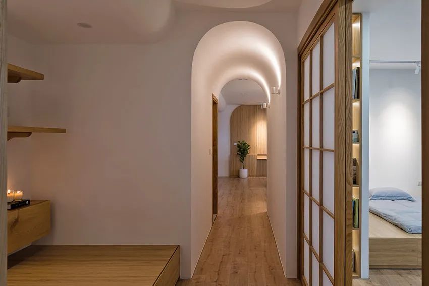 |119㎡宁静日式和风宅：柔弧中的光影流动！