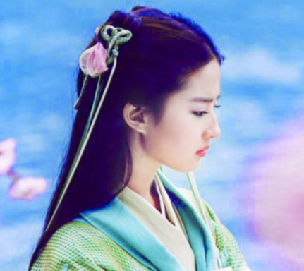 黄忆慈|网友提议黄多多去演“赵灵儿”，原以为开玩笑，看清剧照呆住了