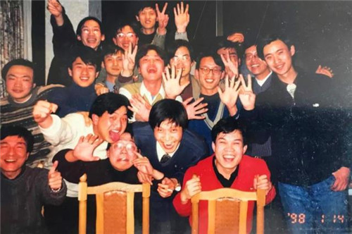 汉源|互联网大佬变形记：7年岁月，他从百万年薪副总裁变成“海钓王”
