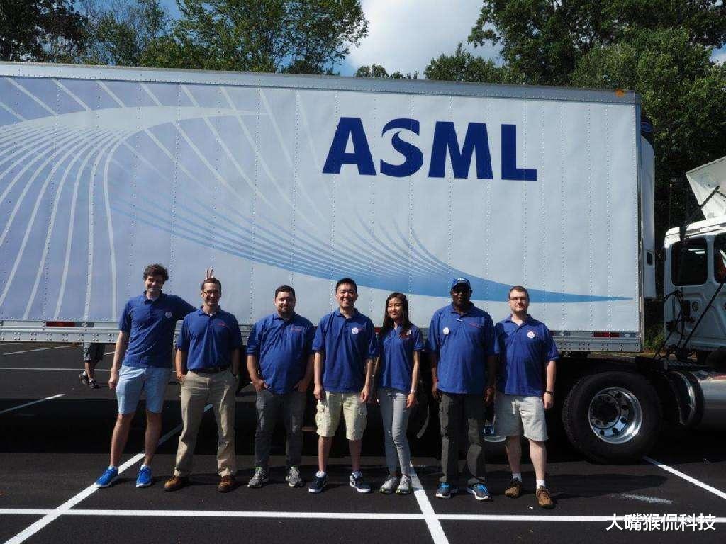 荣耀|效率提升1000倍！中国芯片或将换道超车，不用再依赖国外了