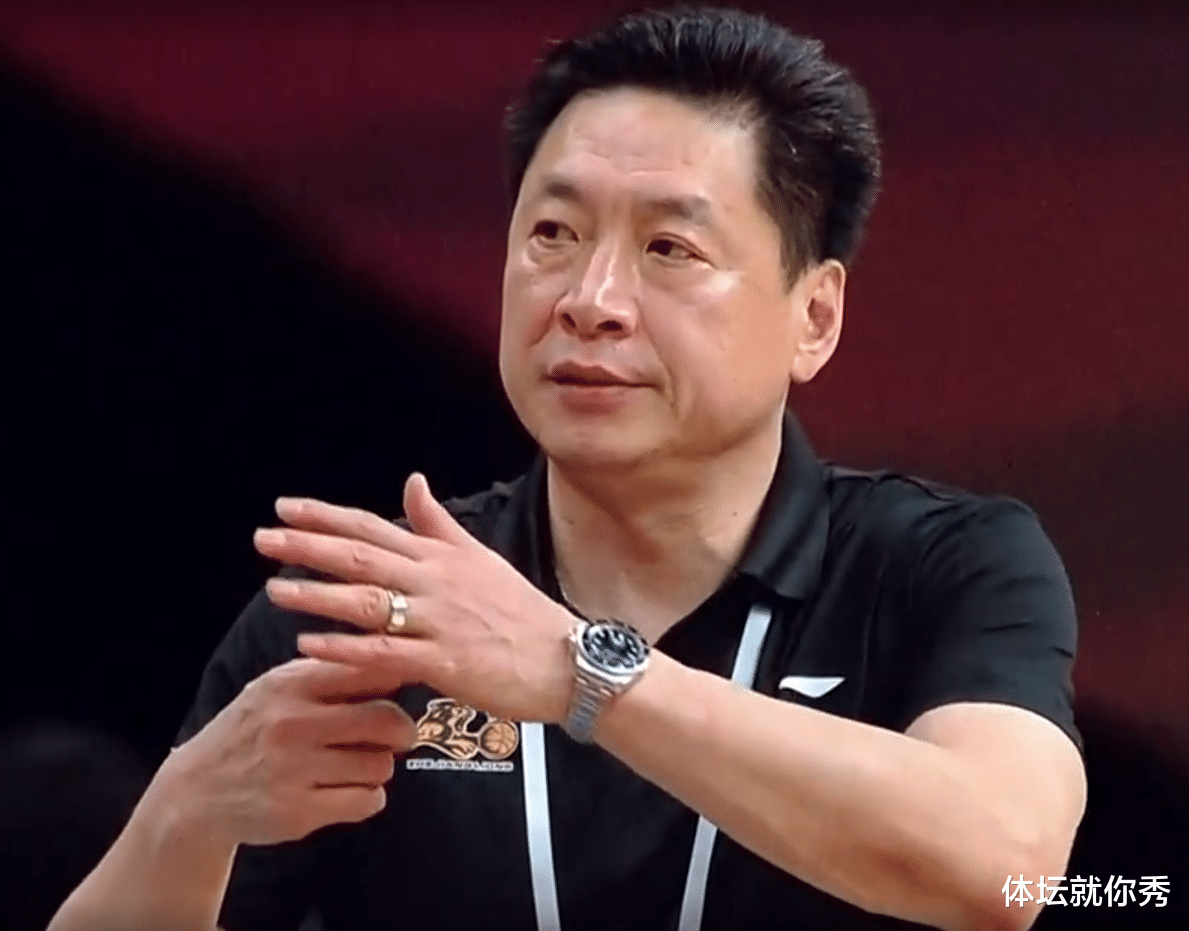 广厦|耻辱！CBA首个黑12诞生，广厦难敌三巨头，李春江4天前就埋下祸根