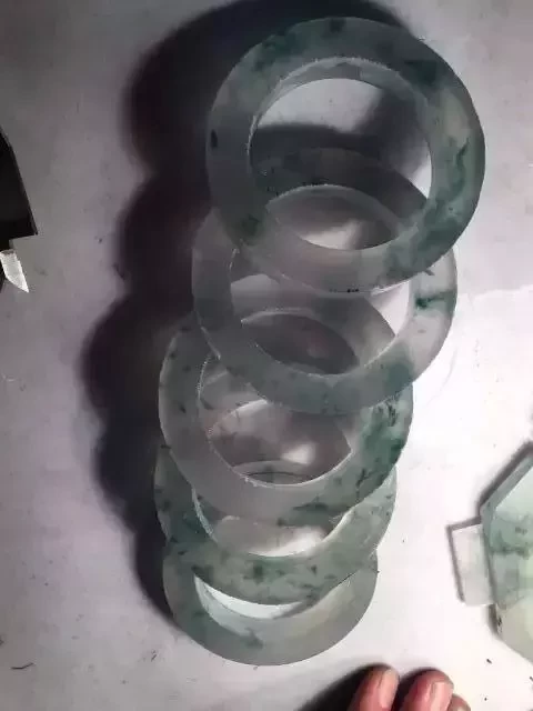 「翡翠」6块手镯料开料直播，一次看个过瘾，就是这么优秀！