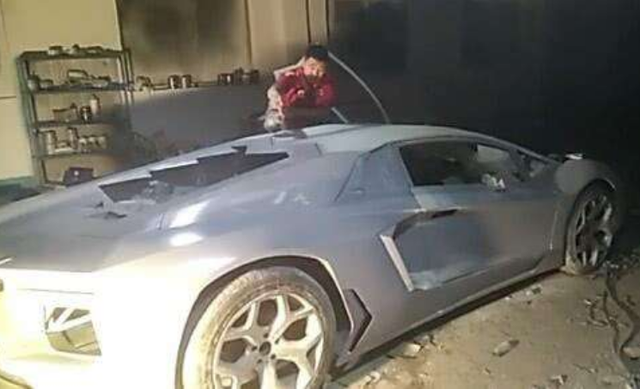 兰博基尼@男子动手2年造“兰博基尼”，土豪看后很心动，用宝马交换