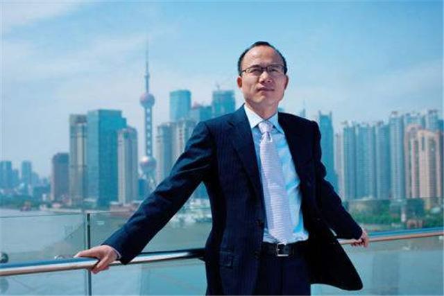 臆说古史|从4万到400亿,复旦老师仅用6年逆袭上海首富,娶著名女主持为妻