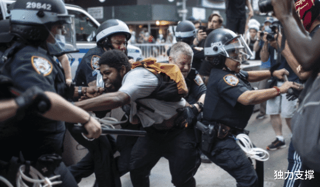 美国▲全乱了！美国西雅图市宣布正式“独立”，特朗普下达最后通牒！