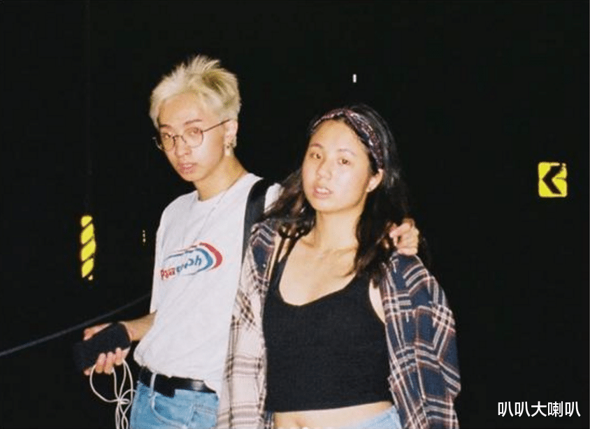 庾澄庆|庾澄庆儿子和六位美女吃饭，私下爱好穿裙子，称呼52岁妈妈小可爱