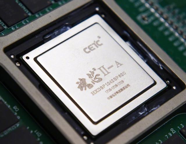 芯片@中国的商用芯片经常被人卡脖子，为何军用芯片却不会被卡脖子？