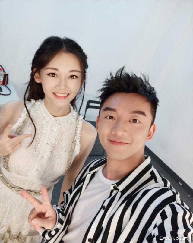 郑恺|高甜！郑恺官宣结婚后首次在公开场合向苗苗告白：钻戒婚礼都会补上