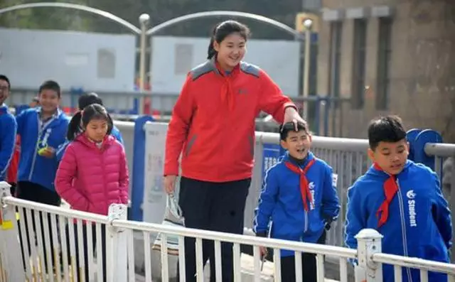 女篮■13岁，2米21！直逼姚明！中国篮坛新星横空出世了