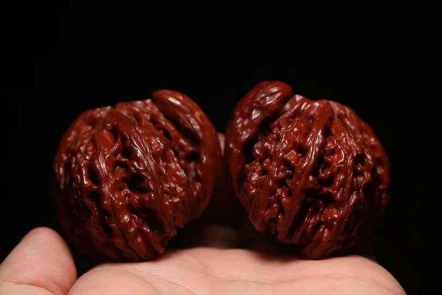 [海南黄花梨]别像个“白痴”一样去盘文玩核桃，盘多久也是盘的一塌糊涂